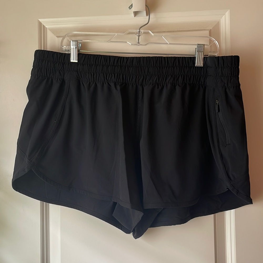 lululemon tracker low rise 4” short